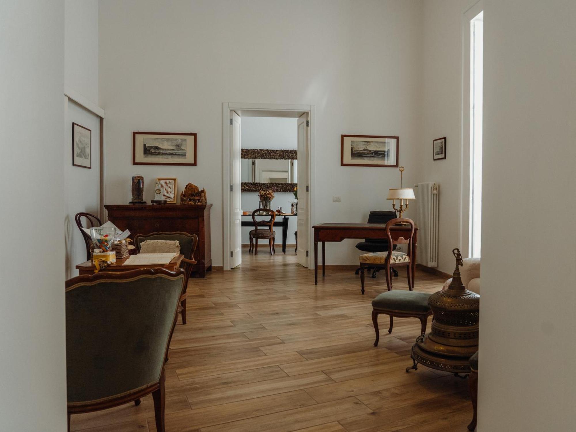 Bed and Breakfast Lo Specchio Dei Papiri Neapol Zewnętrze zdjęcie