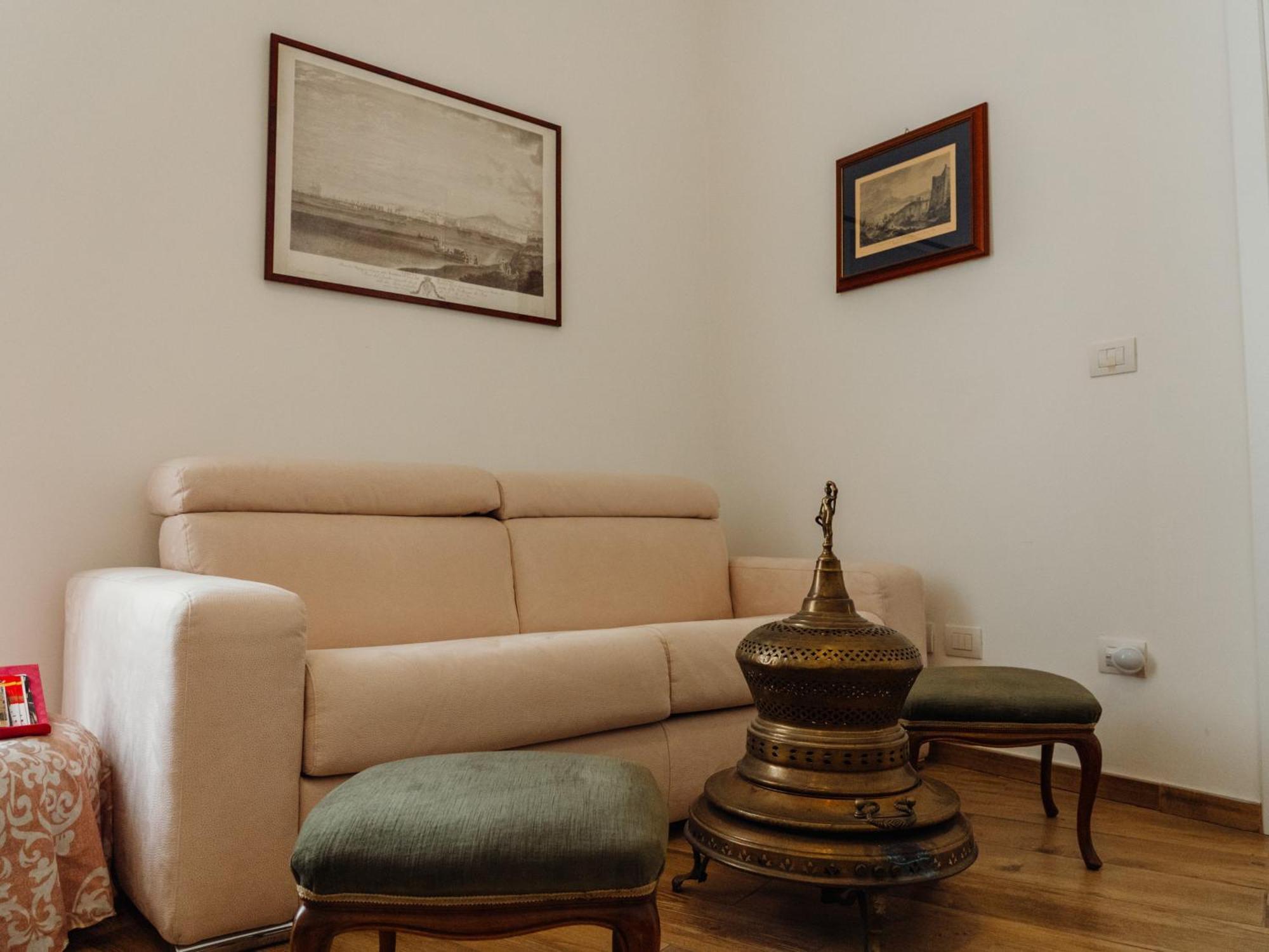 Bed and Breakfast Lo Specchio Dei Papiri Neapol Zewnętrze zdjęcie